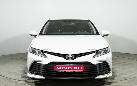 Toyota Camry, 2022 год, 3 399 700 рублей, 2 фотография