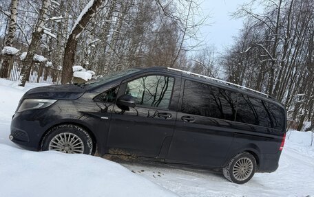 Mercedes-Benz V-Класс, 2016 год, 3 300 000 рублей, 1 фотография