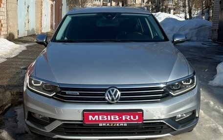 Volkswagen Passat B8 рестайлинг, 2018 год, 2 950 000 рублей, 1 фотография