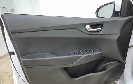 Hyundai Solaris II рестайлинг, 2021 год, 1 350 000 рублей, 7 фотография