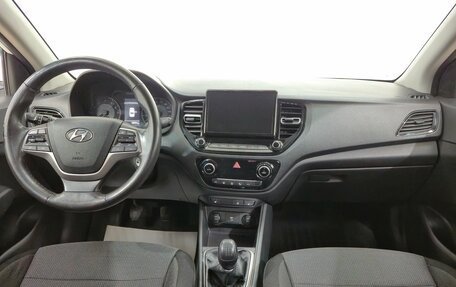 Hyundai Solaris II рестайлинг, 2021 год, 1 350 000 рублей, 10 фотография