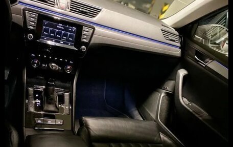 Skoda Superb III рестайлинг, 2015 год, 1 400 000 рублей, 15 фотография