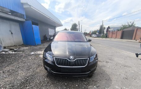 Skoda Superb III рестайлинг, 2015 год, 1 400 000 рублей, 23 фотография
