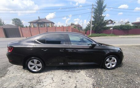 Skoda Superb III рестайлинг, 2015 год, 1 400 000 рублей, 22 фотография