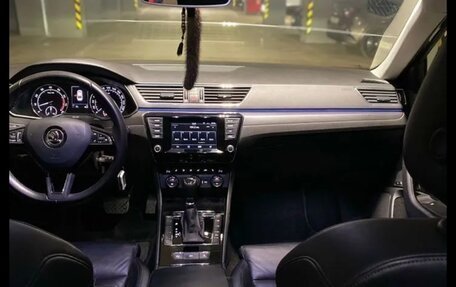 Skoda Superb III рестайлинг, 2015 год, 1 400 000 рублей, 20 фотография