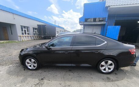 Skoda Superb III рестайлинг, 2015 год, 1 400 000 рублей, 21 фотография