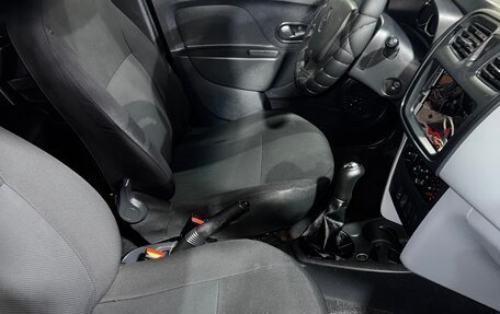 Renault Logan II, 2015 год, 290 000 рублей, 6 фотография