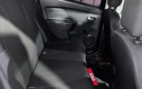 Renault Logan II, 2015 год, 290 000 рублей, 5 фотография