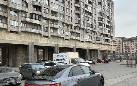 Audi A4, 2019 год, 2 700 000 рублей, 20 фотография