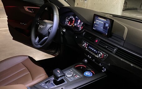 Audi A4, 2019 год, 2 700 000 рублей, 39 фотография