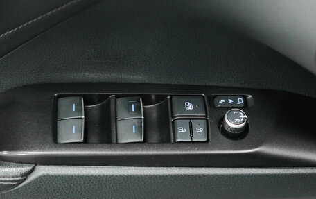 Toyota Camry, 2021 год, 2 530 000 рублей, 12 фотография