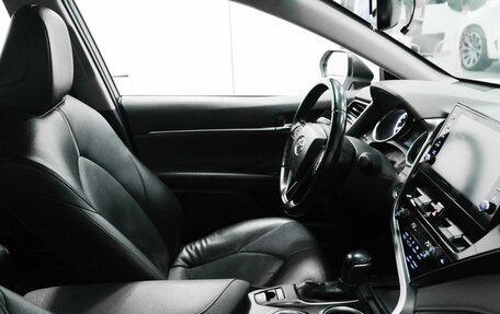 Toyota Camry, 2021 год, 2 530 000 рублей, 15 фотография