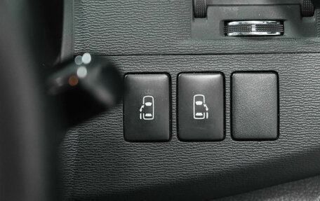 Toyota ISis I, 2012 год, 1 100 000 рублей, 21 фотография