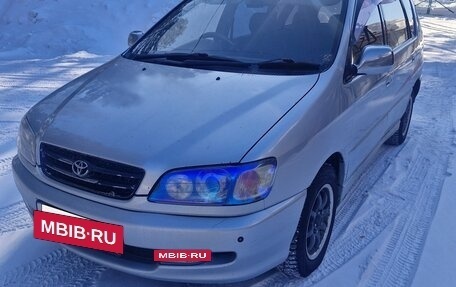 Toyota Ipsum II, 1996 год, 620 000 рублей, 2 фотография