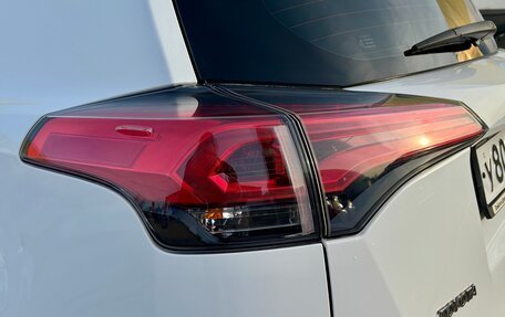 Toyota RAV4, 2017 год, 2 390 000 рублей, 10 фотография