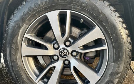 Toyota RAV4, 2017 год, 2 390 000 рублей, 11 фотография