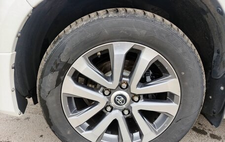 Toyota Land Cruiser 200, 2016 год, 5 550 000 рублей, 10 фотография