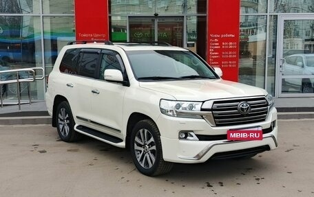 Toyota Land Cruiser 200, 2016 год, 5 550 000 рублей, 3 фотография