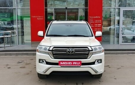 Toyota Land Cruiser 200, 2016 год, 5 550 000 рублей, 2 фотография