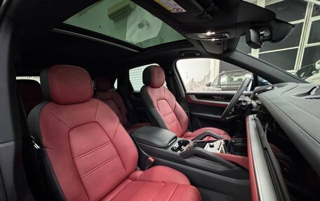 Porsche Cayenne III, 2025 год, 15 699 000 рублей, 10 фотография