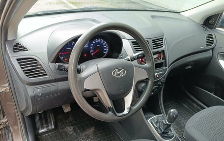 Hyundai Solaris II рестайлинг, 2015 год, 699 000 рублей, 9 фотография