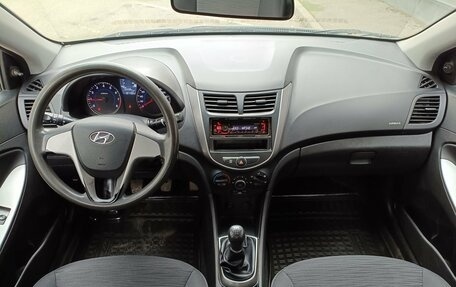 Hyundai Solaris II рестайлинг, 2015 год, 699 000 рублей, 13 фотография