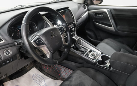 Mitsubishi Pajero Sport III рестайлинг, 2020 год, 3 979 000 рублей, 15 фотография