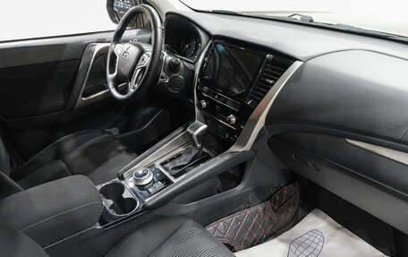 Mitsubishi Pajero Sport III рестайлинг, 2020 год, 3 979 000 рублей, 17 фотография