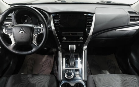 Mitsubishi Pajero Sport III рестайлинг, 2020 год, 3 979 000 рублей, 20 фотография