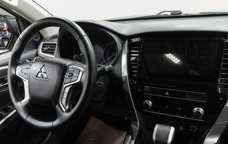 Mitsubishi Pajero Sport III рестайлинг, 2020 год, 3 979 000 рублей, 21 фотография