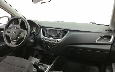 Hyundai Solaris II рестайлинг, 2017 год, 1 020 000 рублей, 12 фотография