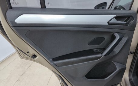 Volkswagen Tiguan II, 2021 год, 2 870 000 рублей, 14 фотография