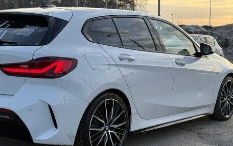 BMW 1 серия, 2021 год, 3 200 000 рублей, 2 фотография