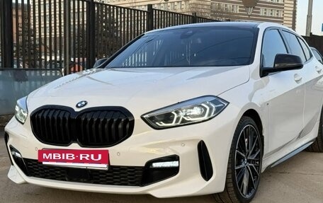 BMW 1 серия, 2021 год, 3 200 000 рублей, 3 фотография