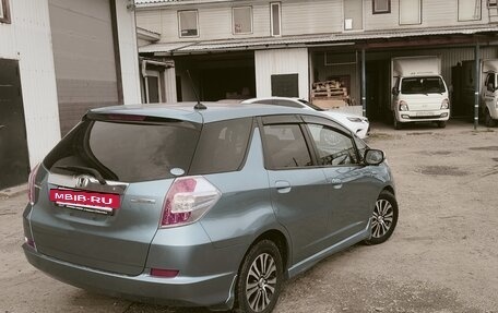 Honda Fit Shuttle I рестайлинг, 2014 год, 1 000 000 рублей, 3 фотография