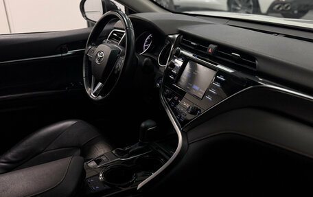 Toyota Camry, 2020 год, 2 950 000 рублей, 11 фотография