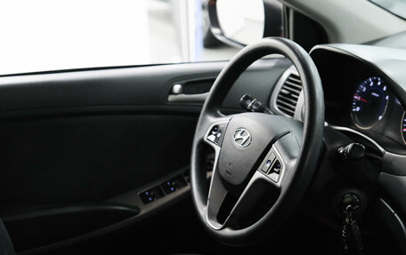 Hyundai Solaris II рестайлинг, 2015 год, 690 000 рублей, 13 фотография