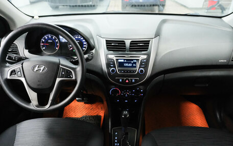 Hyundai Solaris II рестайлинг, 2015 год, 690 000 рублей, 14 фотография