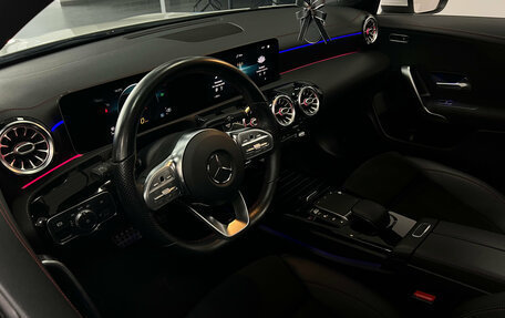 Mercedes-Benz CLA, 2019 год, 3 199 000 рублей, 20 фотография