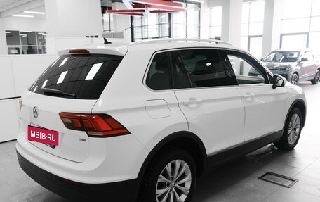 Volkswagen Tiguan II, 2017 год, 1 899 000 рублей, 3 фотография