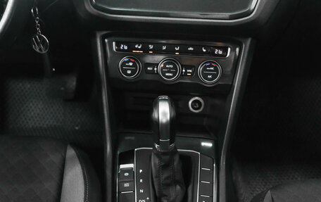 Volkswagen Tiguan II, 2017 год, 1 899 000 рублей, 13 фотография