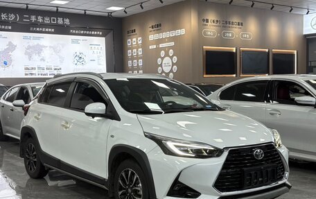 Toyota Yaris XP150 рестайлинг, 2022 год, 1 065 000 рублей, 3 фотография