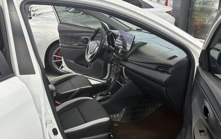 Toyota Yaris XP150 рестайлинг, 2022 год, 1 065 000 рублей, 9 фотография