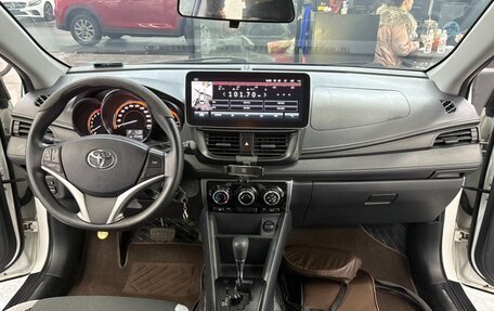 Toyota Yaris XP150 рестайлинг, 2022 год, 1 065 000 рублей, 7 фотография