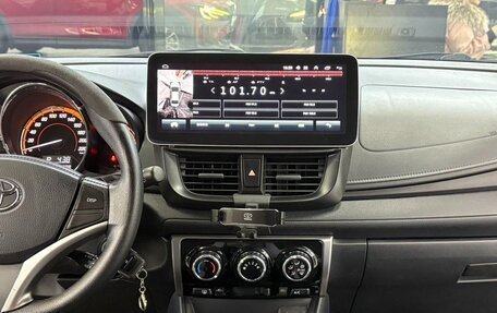 Toyota Yaris XP150 рестайлинг, 2022 год, 1 065 000 рублей, 10 фотография