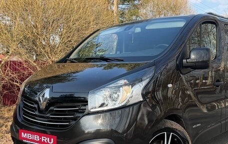 Renault Trafic, 2016 год, 2 200 000 рублей, 2 фотография