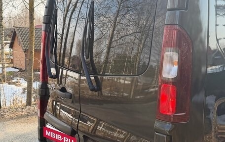 Renault Trafic, 2016 год, 2 200 000 рублей, 10 фотография
