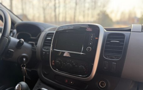 Renault Trafic, 2016 год, 2 200 000 рублей, 24 фотография