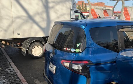 Toyota Sienta II, 2018 год, 1 350 000 рублей, 4 фотография