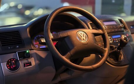 Volkswagen Multivan T5, 2004 год, 1 230 000 рублей, 10 фотография